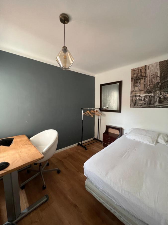 Habitacion Economica Apartment Фигерас Екстериор снимка
